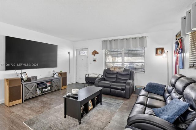 5404 NW 27th Way, Tamarac, FL 33309