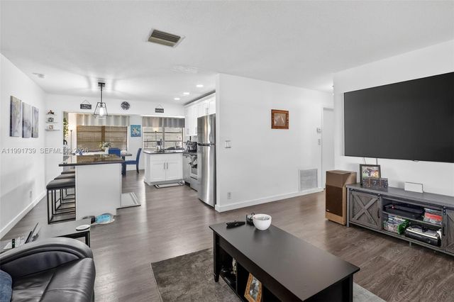 5404 NW 27th Way, Tamarac, FL 33309