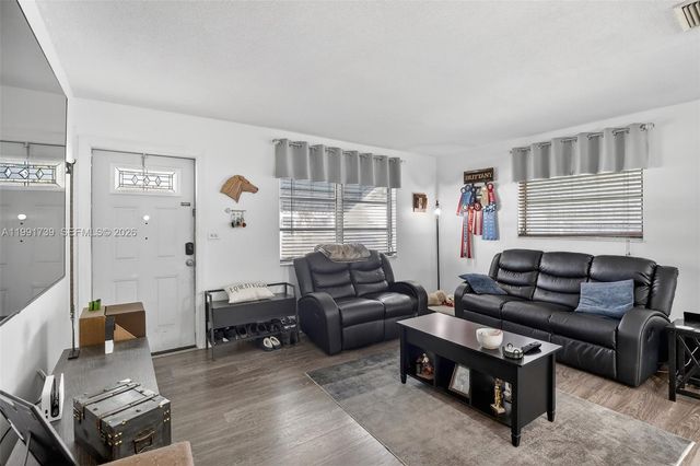 5404 NW 27th Way, Tamarac, FL 33309