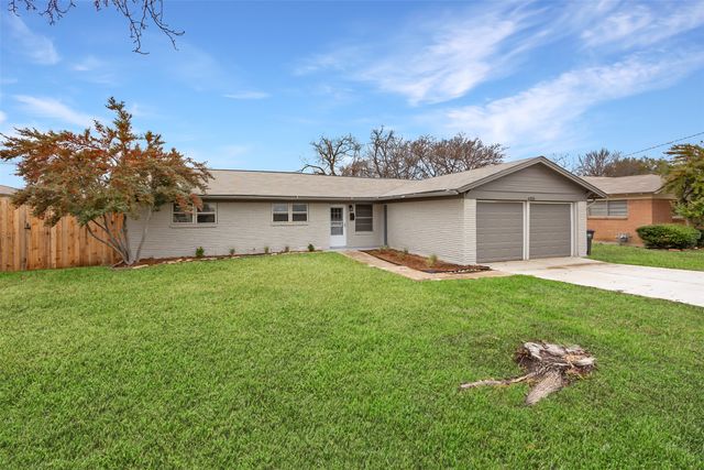 5920 Walraven Circle, Fort Worth, TX 76133