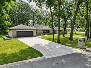 2711 Edgewood Drive, Dyer, IN 46311