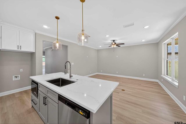 3049 Guinn Farms Rd, Tyler, TX 75707