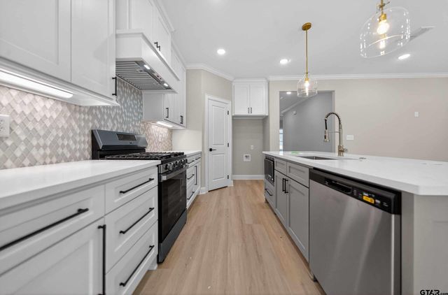 3049 Guinn Farms Rd, Tyler, TX 75707