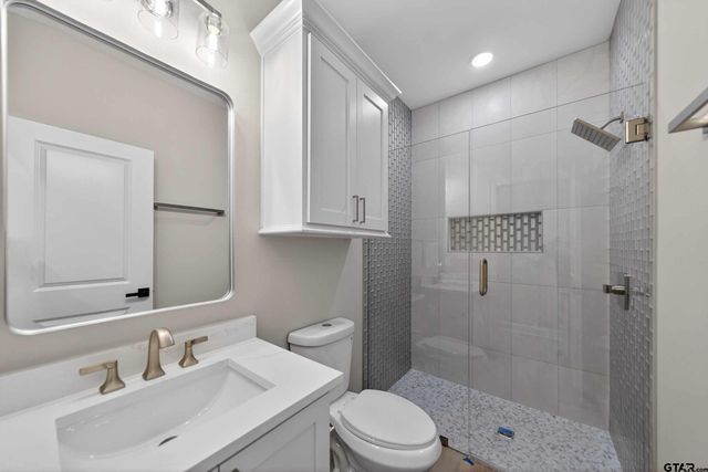 3049 Guinn Farms Rd, Tyler, TX 75707