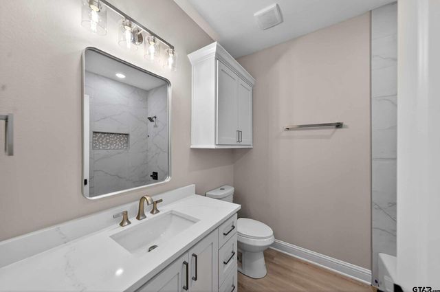 3049 Guinn Farms Rd, Tyler, TX 75707