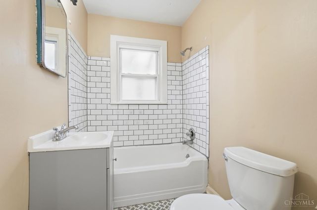 5256 Warren Avenue, Norwood, OH 45212