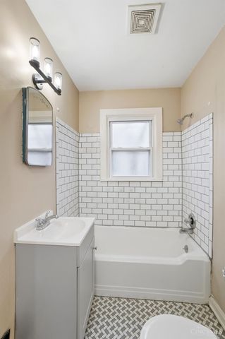 5256 Warren Avenue, Norwood, OH 45212