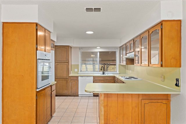 499 Oakwood Drive, Eastland, TX 76448