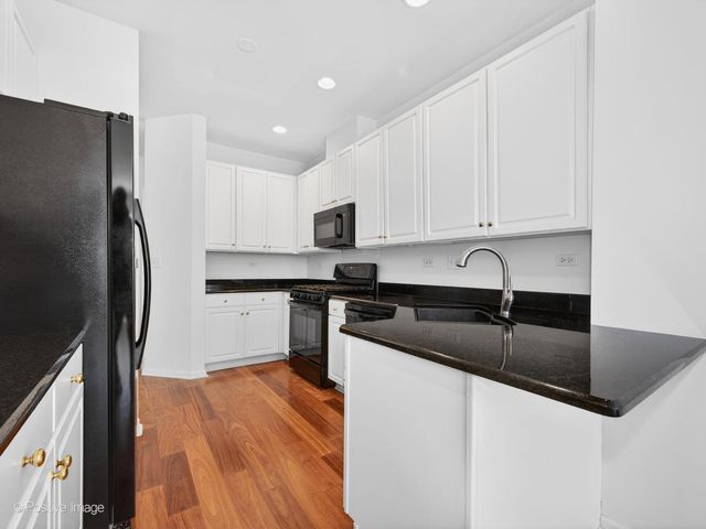 31104 Carpenter Court, Warrenville, IL 60555