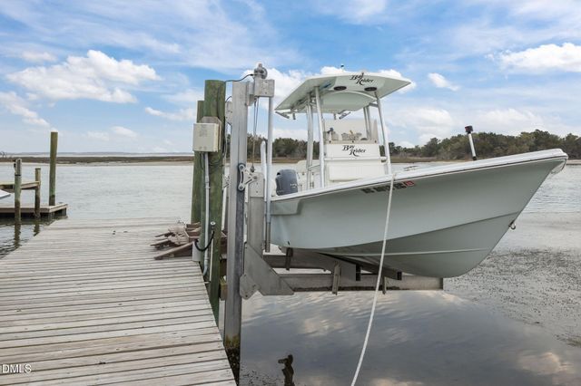 2616 Lennoxville Road, Beaufort, NC 28516