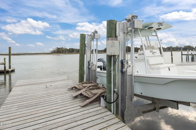 2616 Lennoxville Road, Beaufort, NC 28516