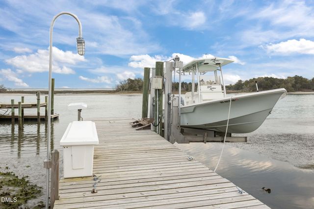 2616 Lennoxville Road, Beaufort, NC 28516