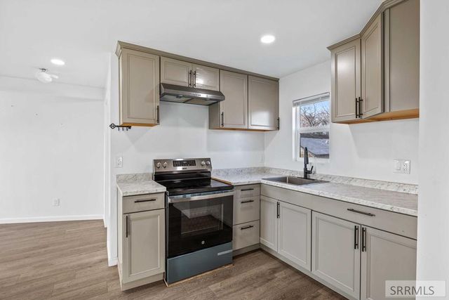 561 Gladstone Street, Idaho Falls, ID 83401