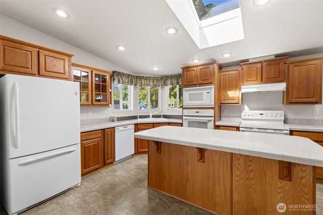 40 Marsden Road, Port Angeles, WA 98362