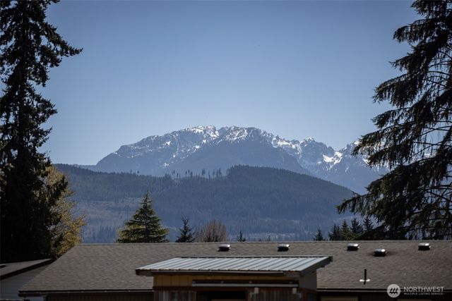 40 Marsden Road, Port Angeles, WA 98362