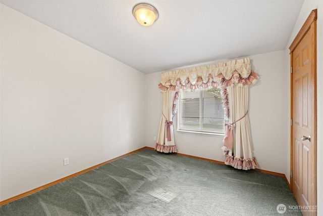 40 Marsden Road, Port Angeles, WA 98362