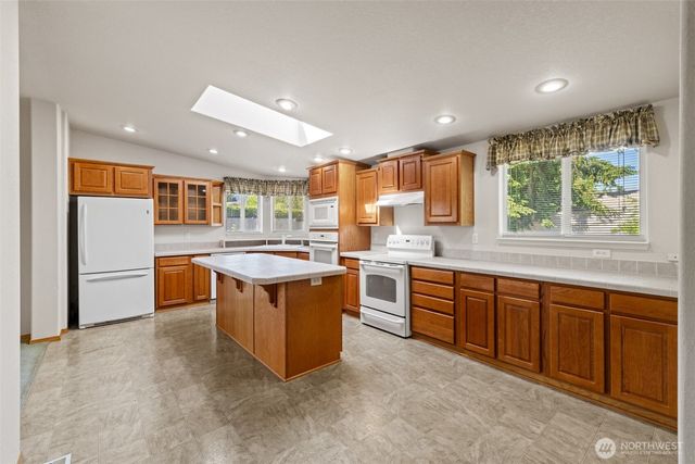 40 Marsden Road, Port Angeles, WA 98362