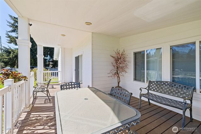 40 Marsden Road, Port Angeles, WA 98362