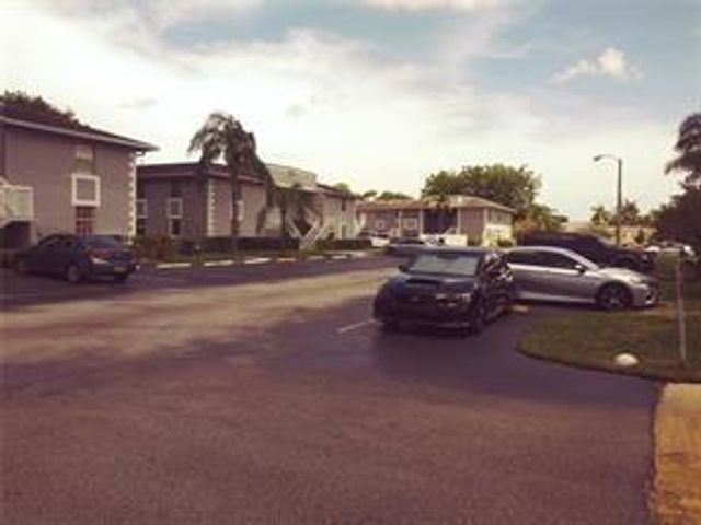 471 NE 210th Cir Terrace 102-14, North Miami Beach, FL 33179
