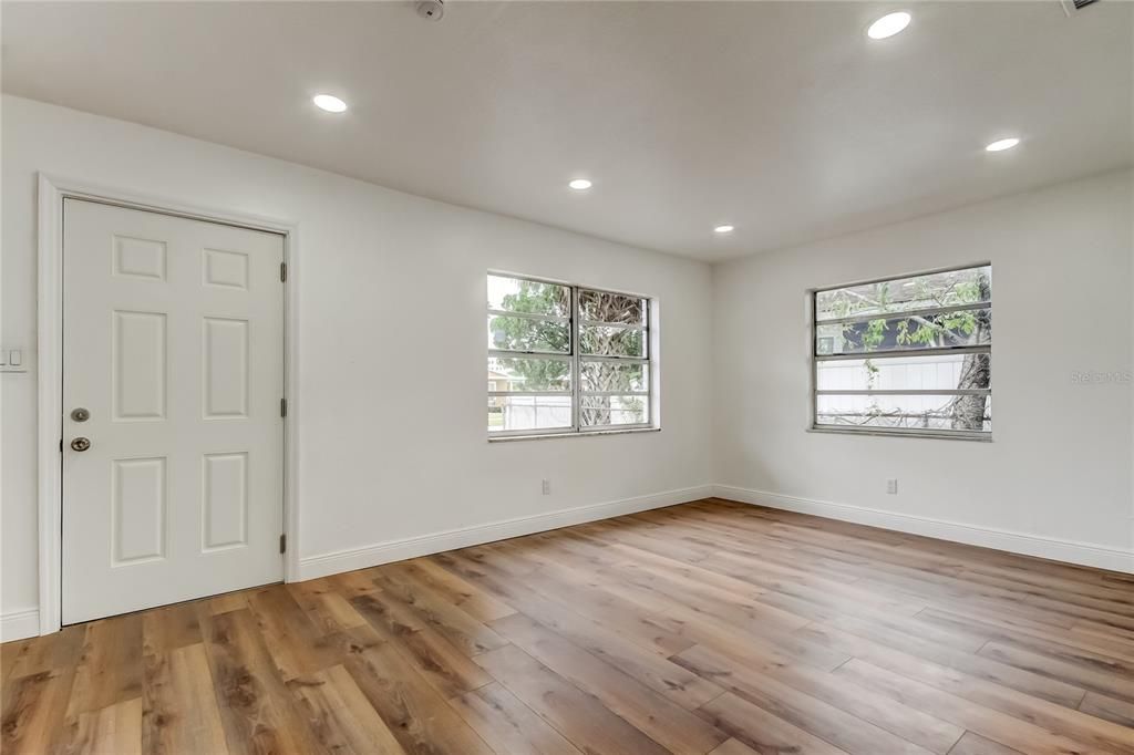 Image 6 of property listing at 3615 E MCBERRY STREET, Tampa, FL 33610