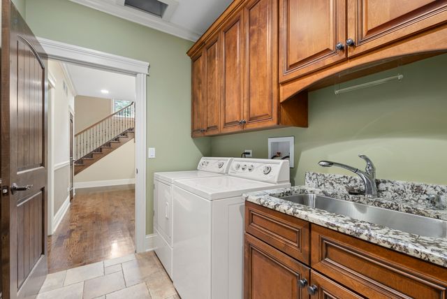 12132 S Harold Avenue, Palos Heights, IL 60463