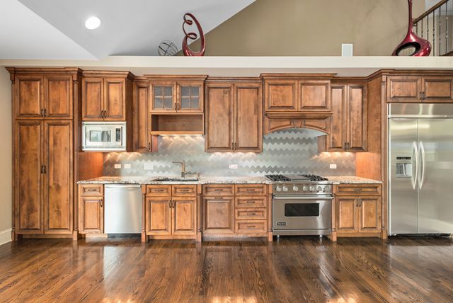 12132 S Harold Avenue, Palos Heights, IL 60463