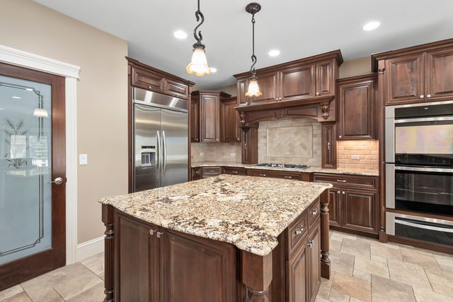 12132 S Harold Avenue, Palos Heights, IL 60463