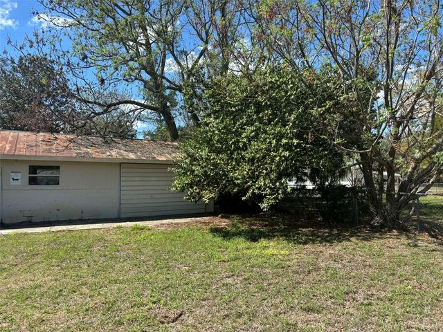 606 JEWELL STREET, Fruitland Park, FL 34731