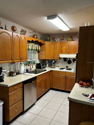 606 JEWELL STREET, Fruitland Park, FL 34731