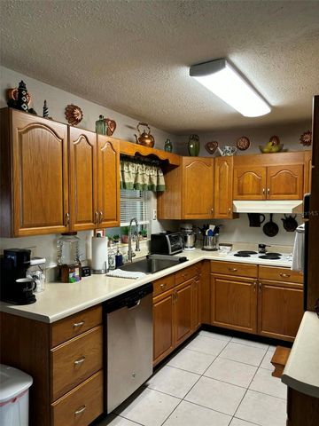 606 JEWELL STREET, Fruitland Park, FL 34731