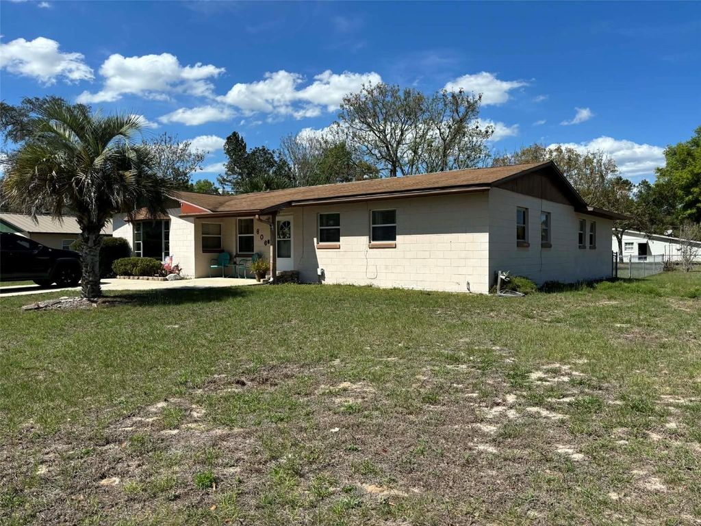 606 JEWELL STREET, Fruitland Park, FL 34731