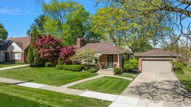4374 Arden Place, Royal Oak, MI 48073