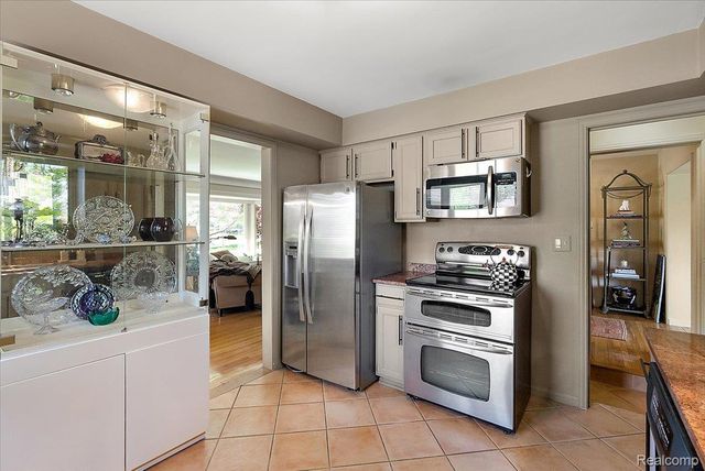 4374 Arden Place, Royal Oak, MI 48073