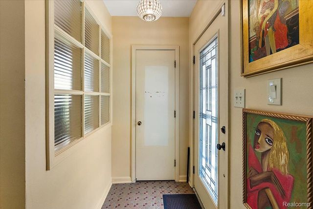 4374 Arden Place, Royal Oak, MI 48073