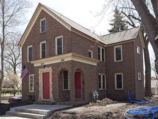 696 Hawthorne Avenue E, Saint Paul, MN 55106