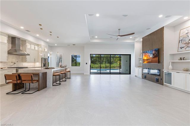 18433 Royal Hammock BLVD, Naples, FL 34114