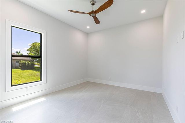 18433 Royal Hammock BLVD, Naples, FL 34114
