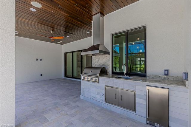 18433 Royal Hammock BLVD, Naples, FL 34114