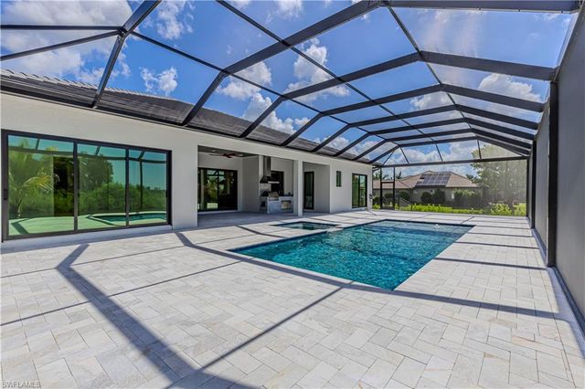 18433 Royal Hammock BLVD, Naples, FL 34114