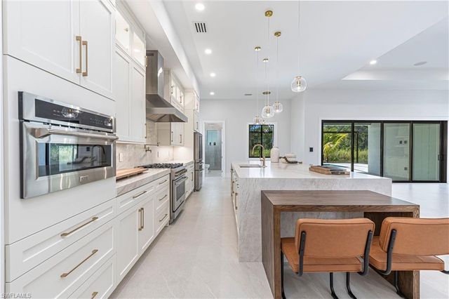 18433 Royal Hammock BLVD, Naples, FL 34114