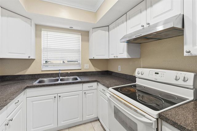 6098 22ND AVENUE N, St Petersburg, FL 33710