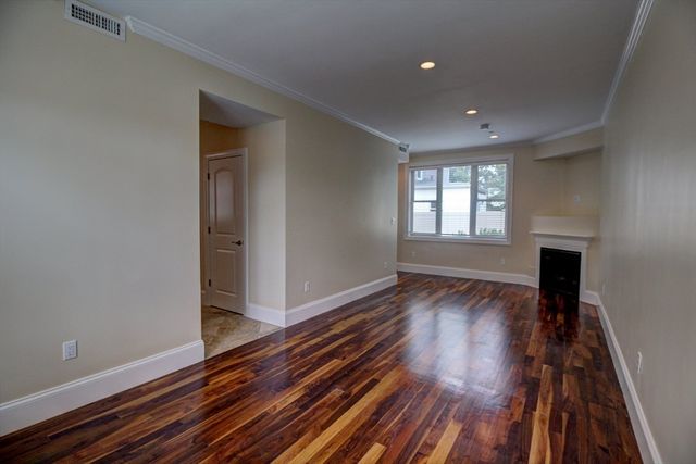 244 Adams St 2, Newton, MA 02458