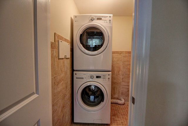 244 Adams St 2, Newton, MA 02458