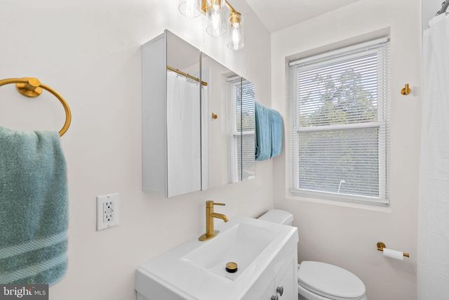 4145 FAIRFAX RD, Baltimore, MD 21216