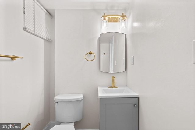 4145 FAIRFAX RD, Baltimore, MD 21216