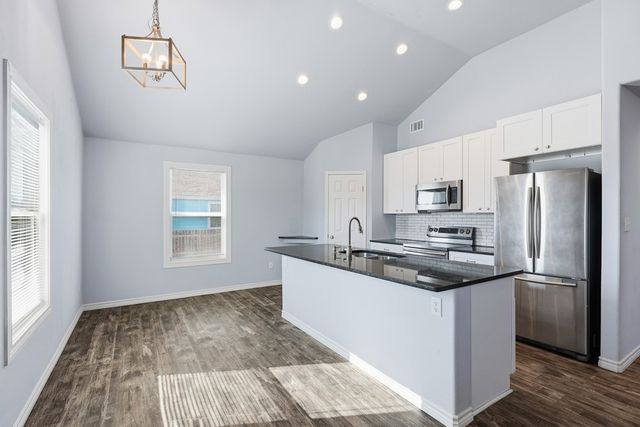 2121 Lone Star, Rockport, TX 78382