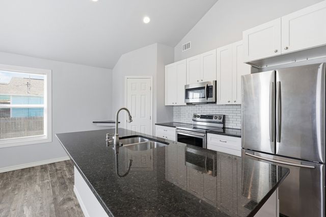 2121 Lone Star, Rockport, TX 78382