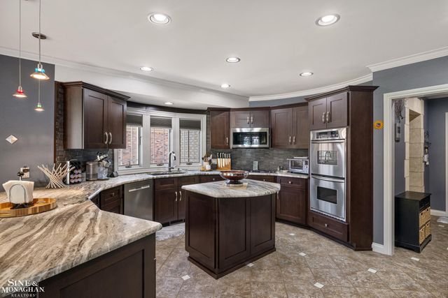 37444 Alpinia Lane, Clinton Township, MI 48036