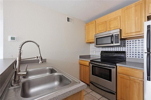 8939 LATREC AVE 1205, Orlando, FL 32819