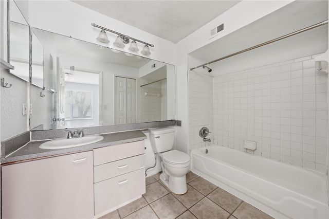 8939 LATREC AVE 1205, Orlando, FL 32819